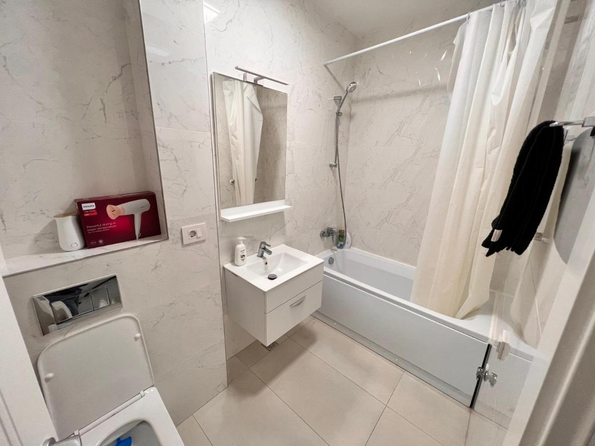 Central Metropolitan Bright 2 Iasi Eksteriør billede